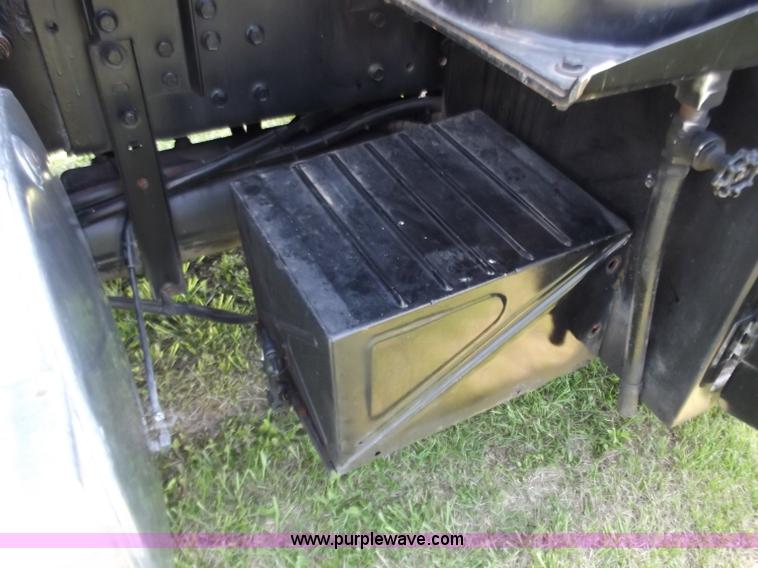 image for item B9207 1988 White WCA 647 vac truck