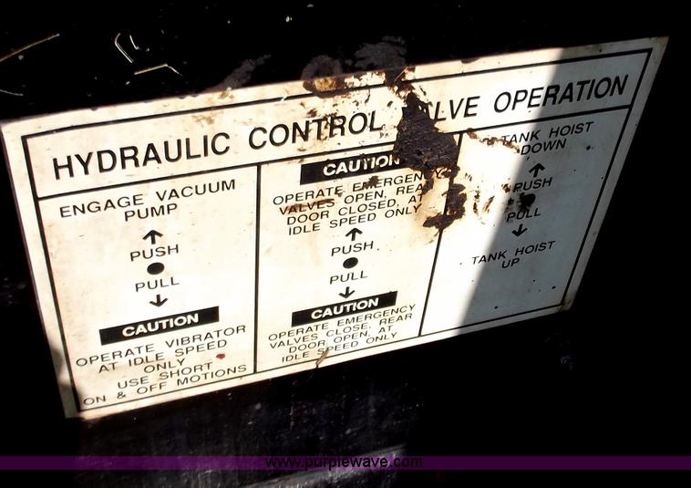 image for item B9207 1988 White WCA 647 vac truck