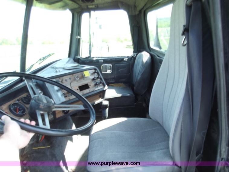 image for item B9207 1988 White WCA 647 vac truck