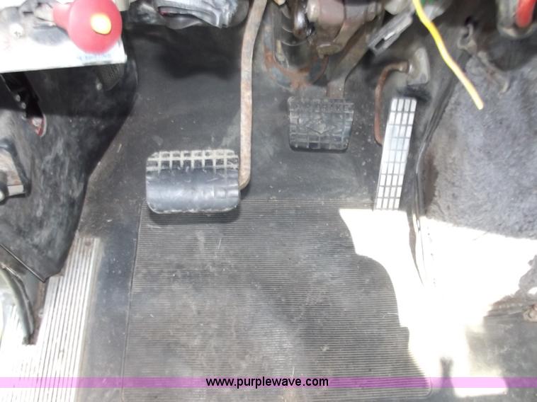 image for item B9207 1988 White WCA 647 vac truck