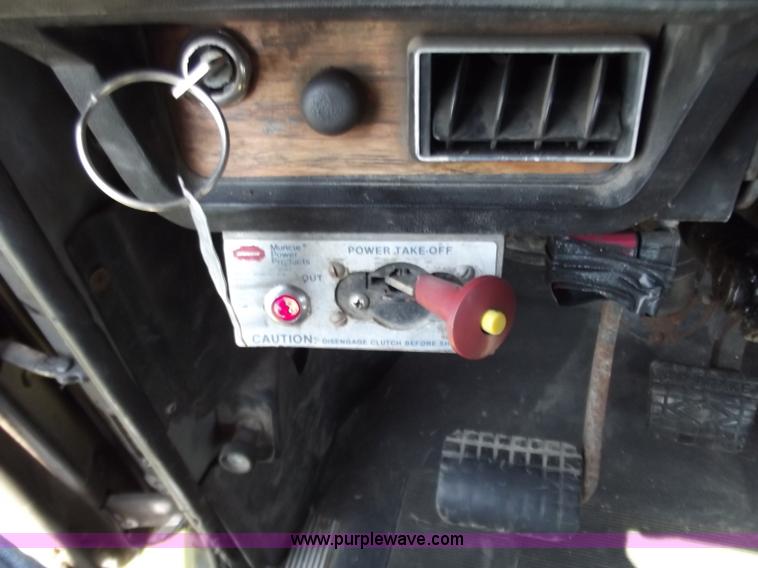 image for item B9207 1988 White WCA 647 vac truck