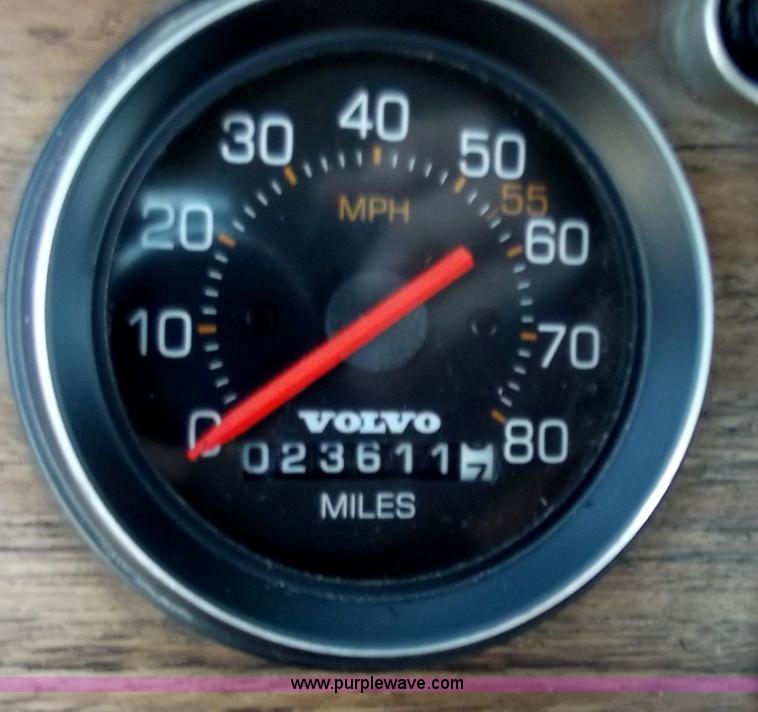 image for item B9207 1988 White WCA 647 vac truck