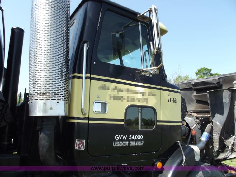 image for item B9207 1988 White WCA 647 vac truck