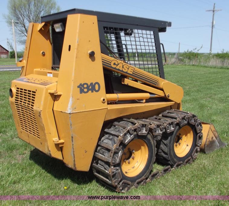 1999 Case 1840 skid steer in Leeton, MO Item B9208 sold Purple Wave