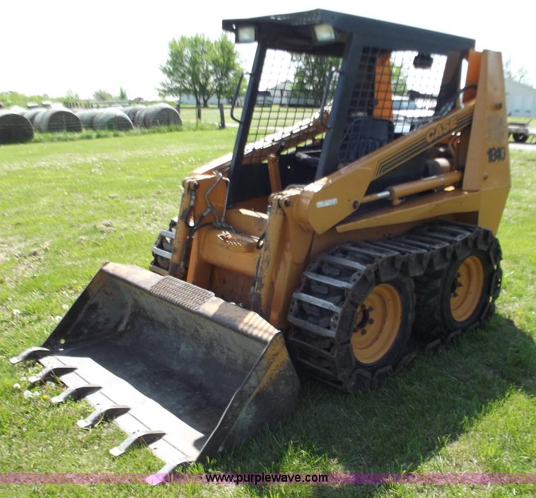 image for item B9208 1999 Case 1840 skid steer