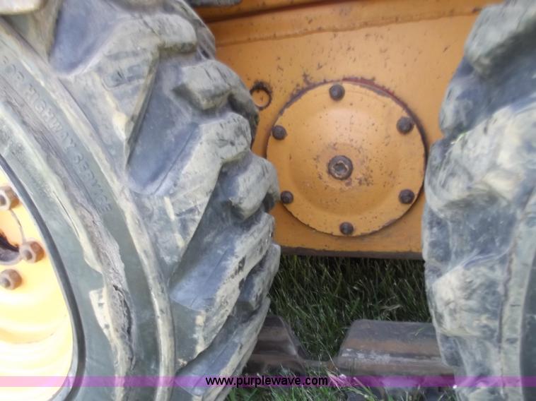 image for item B9208 1999 Case 1840 skid steer