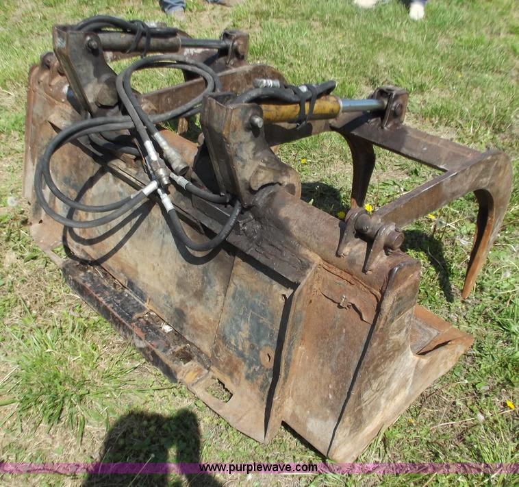 image for item B9209 60" skid steer grapple bucket
