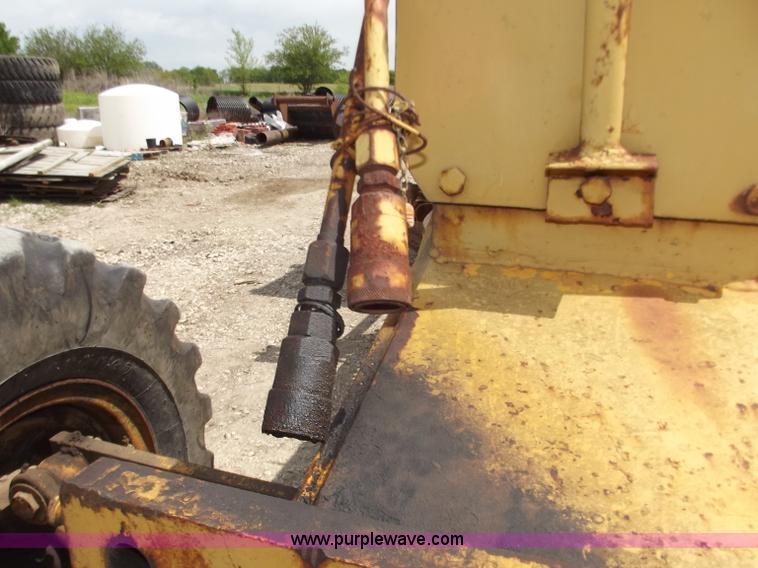 image for item C2031 Galion T-500A motor grader
