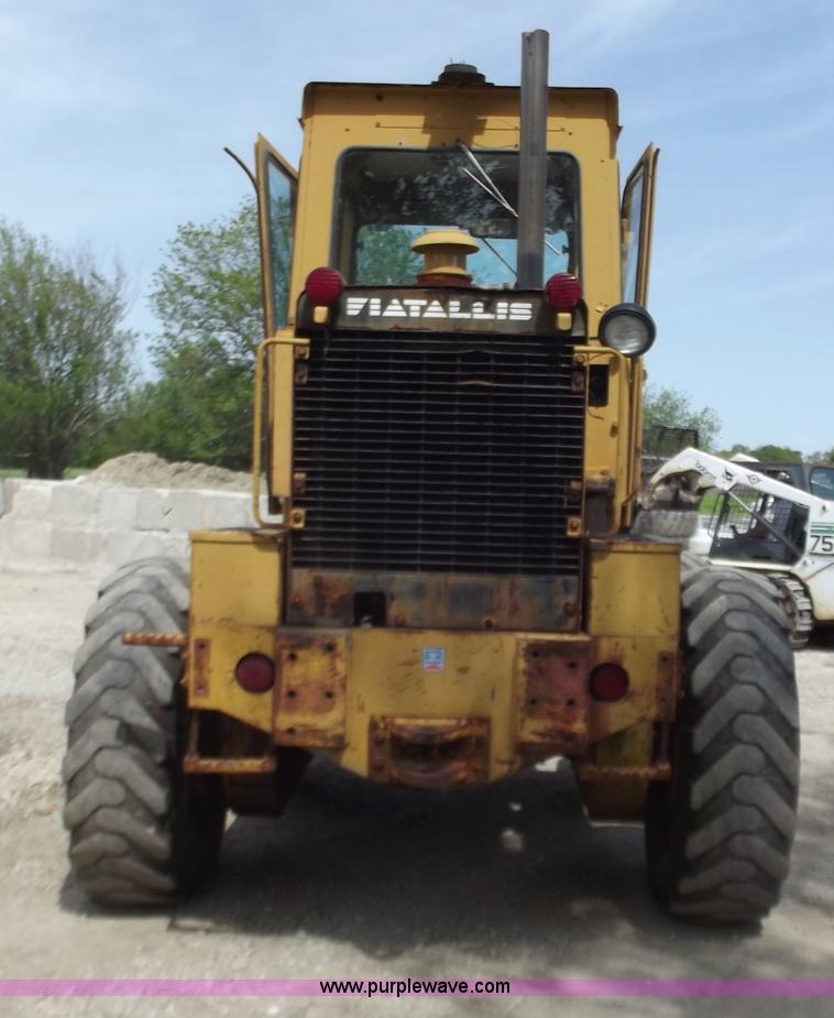 image for item C2035 1990 Fiat Allis FG75 articulating motor grader