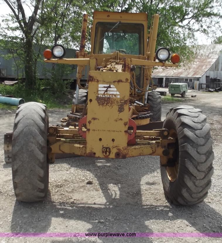 image for item C2035 1990 Fiat Allis FG75 articulating motor grader