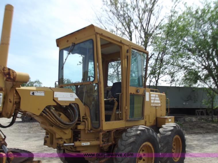 image for item C2035 1990 Fiat Allis FG75 articulating motor grader