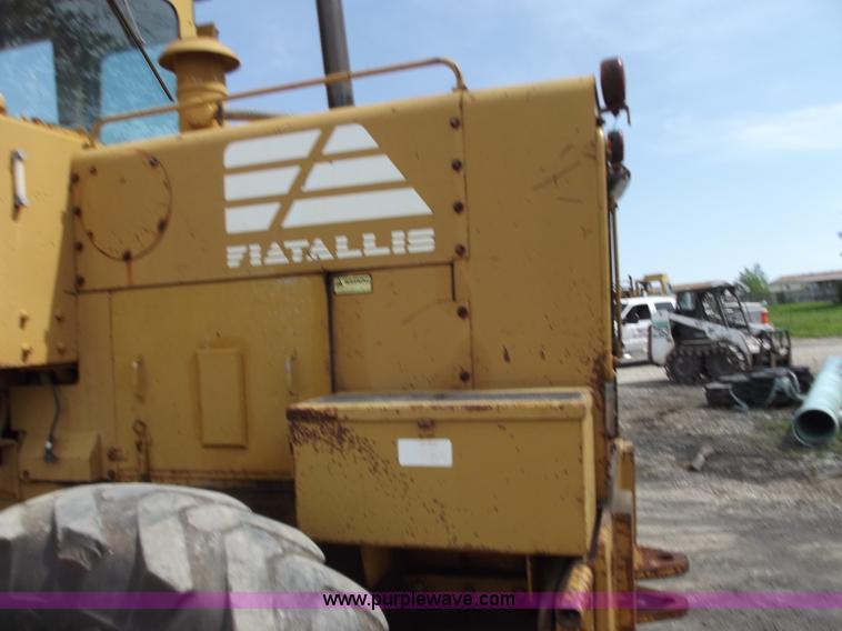 image for item C2035 1990 Fiat Allis FG75 articulating motor grader