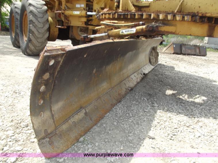 image for item C2035 1990 Fiat Allis FG75 articulating motor grader