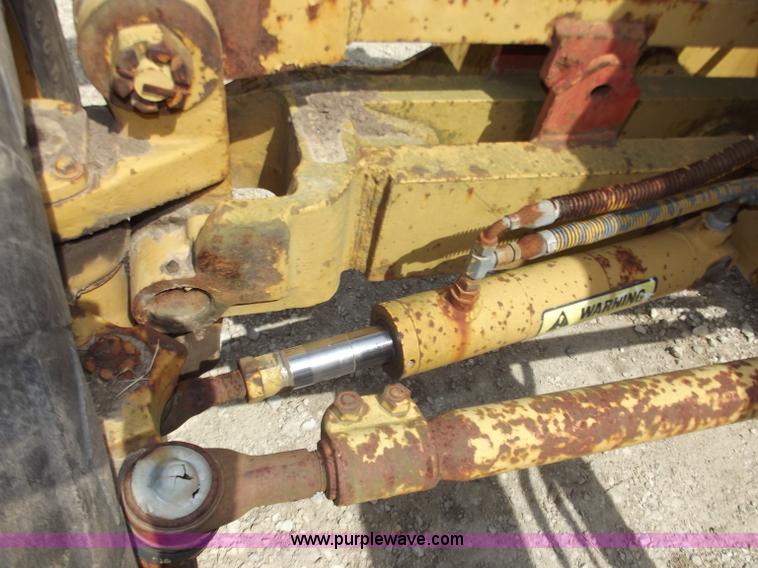 image for item C2035 1990 Fiat Allis FG75 articulating motor grader