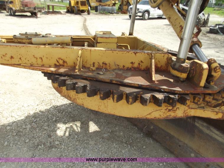 image for item C2035 1990 Fiat Allis FG75 articulating motor grader