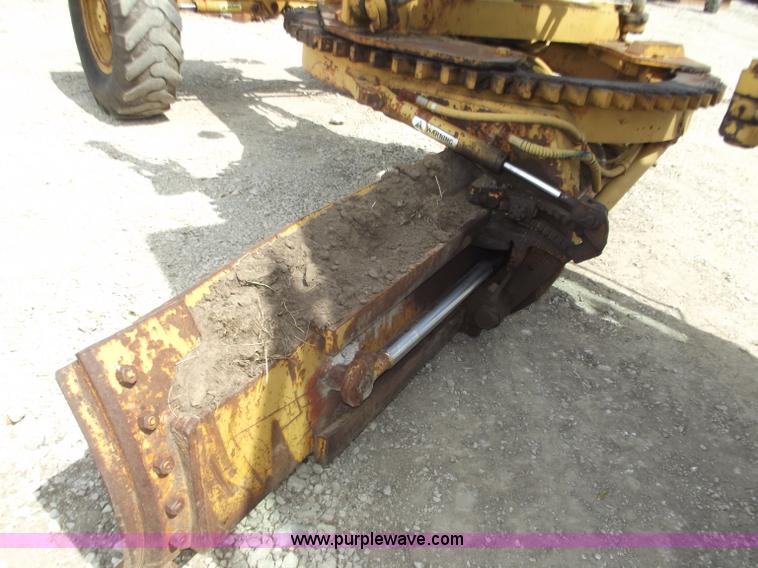 image for item C2035 1990 Fiat Allis FG75 articulating motor grader