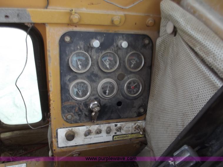 image for item C2035 1990 Fiat Allis FG75 articulating motor grader