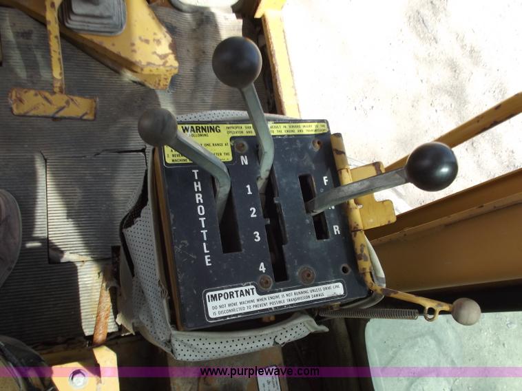 image for item C2035 1990 Fiat Allis FG75 articulating motor grader