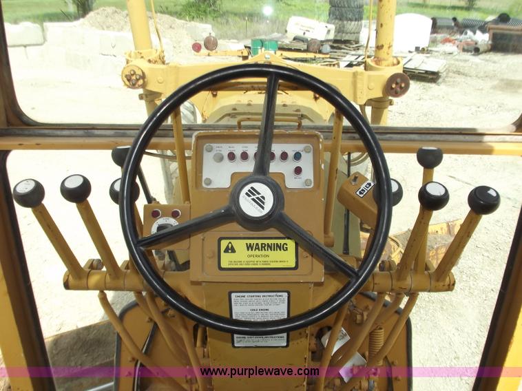 image for item C2035 1990 Fiat Allis FG75 articulating motor grader