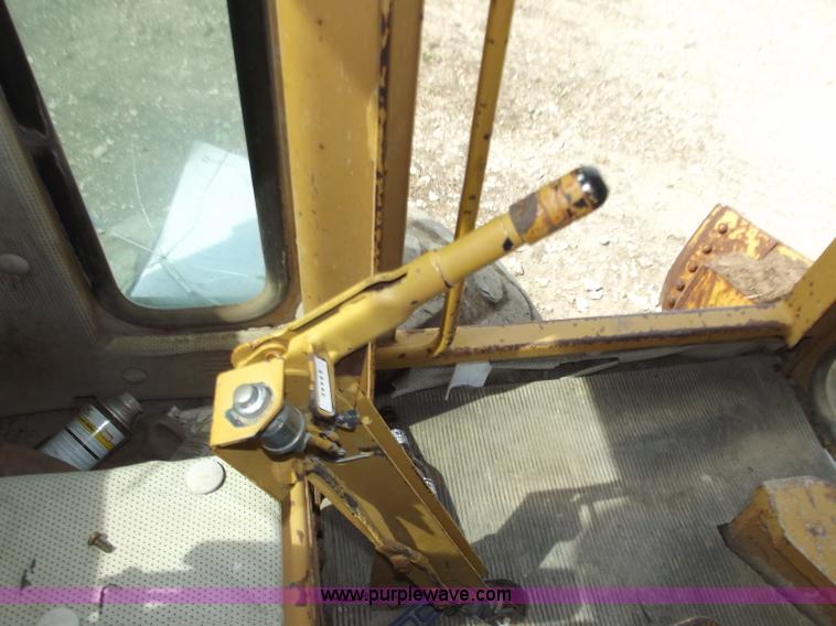 image for item C2035 1990 Fiat Allis FG75 articulating motor grader