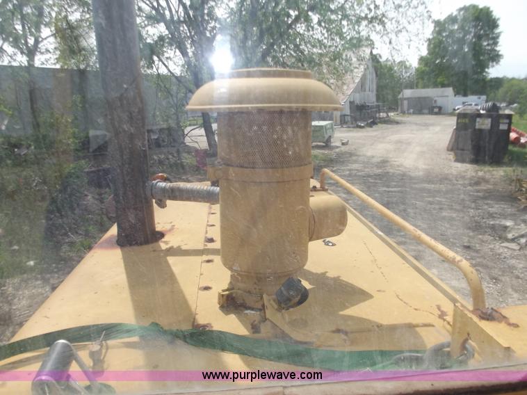 image for item C2035 1990 Fiat Allis FG75 articulating motor grader