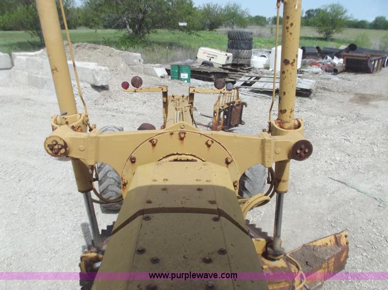 image for item C2035 1990 Fiat Allis FG75 articulating motor grader