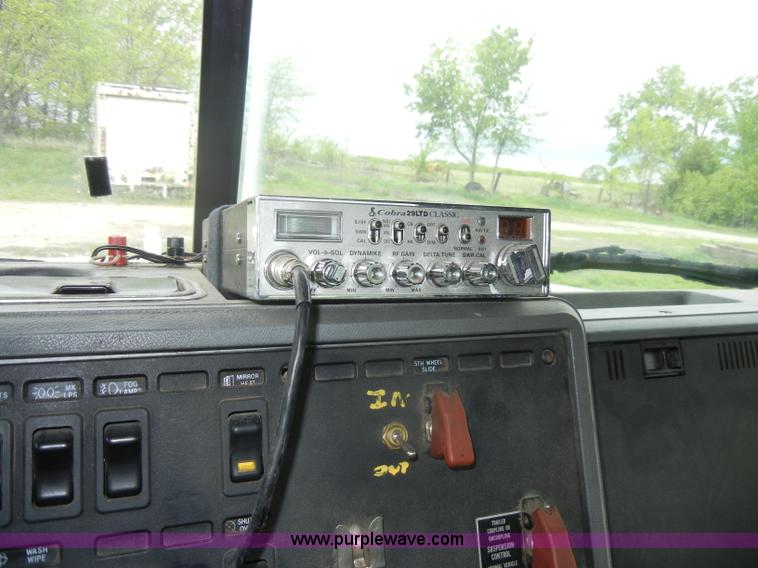 image for item C4474 1994 Mack CH613 semi truck