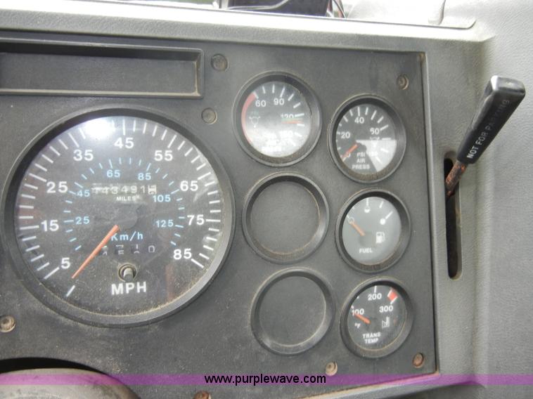 image for item C4474 1994 Mack CH613 semi truck