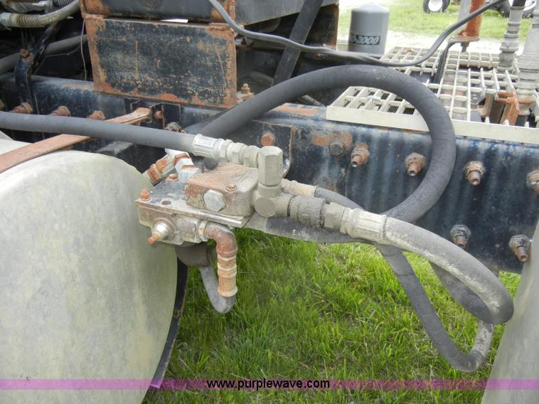 image for item C4474 1994 Mack CH613 semi truck