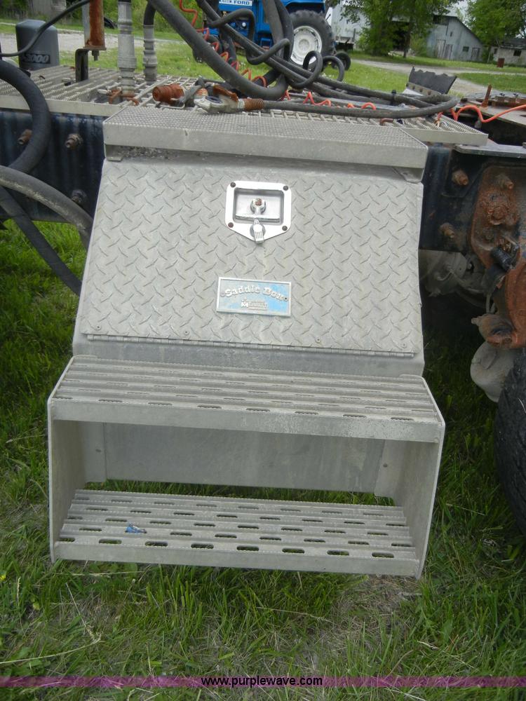 image for item C4474 1994 Mack CH613 semi truck