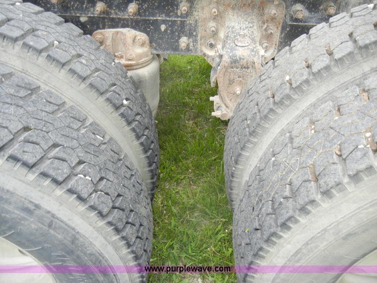 image for item C4474 1994 Mack CH613 semi truck