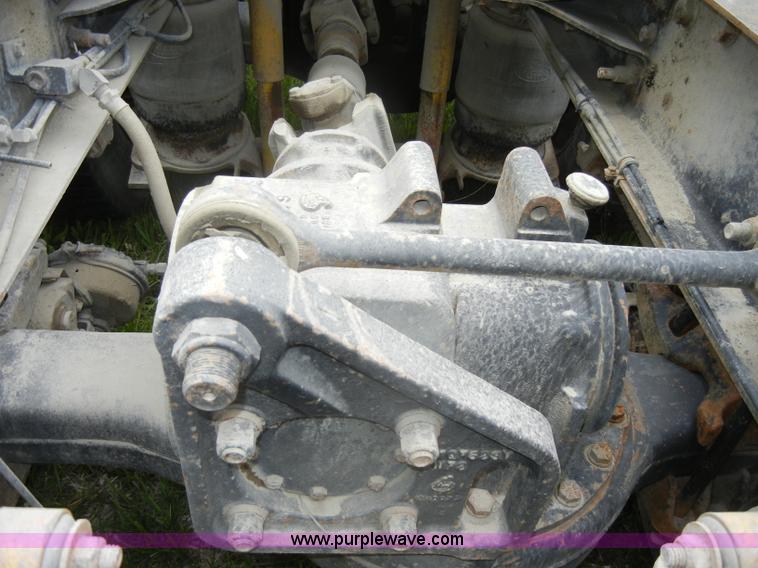 image for item C4474 1994 Mack CH613 semi truck