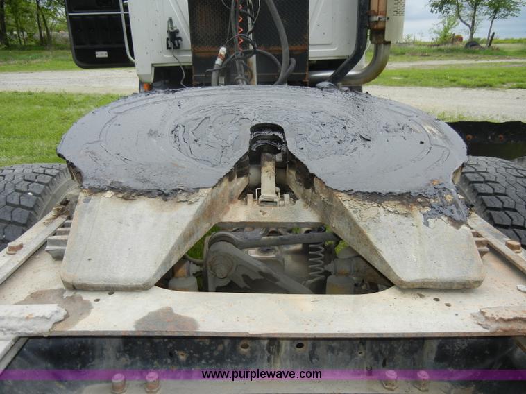 image for item C4474 1994 Mack CH613 semi truck