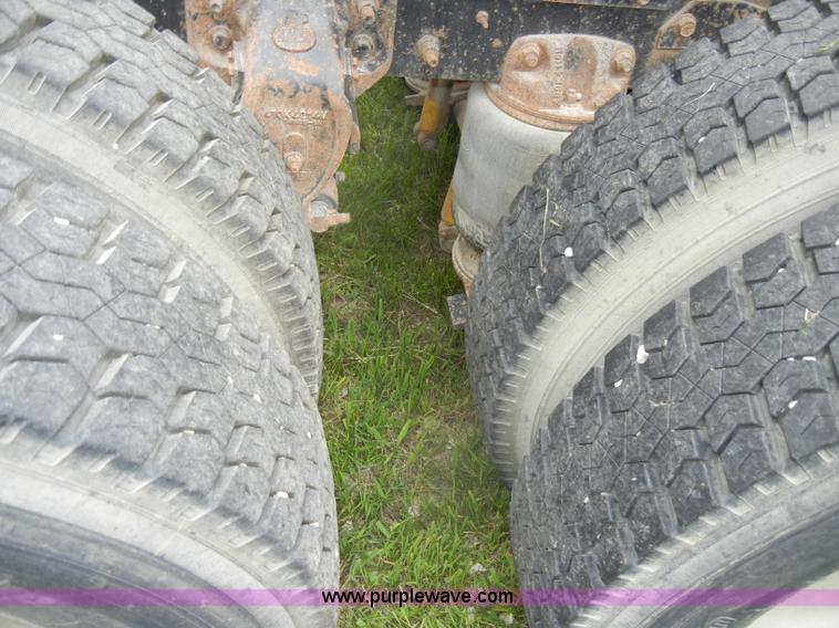 image for item C4474 1994 Mack CH613 semi truck