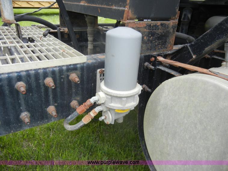 image for item C4474 1994 Mack CH613 semi truck