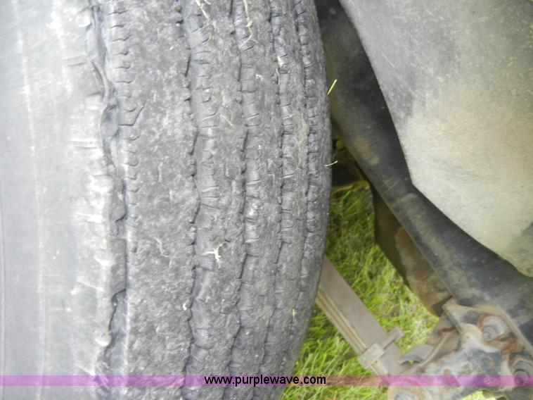 image for item C4474 1994 Mack CH613 semi truck