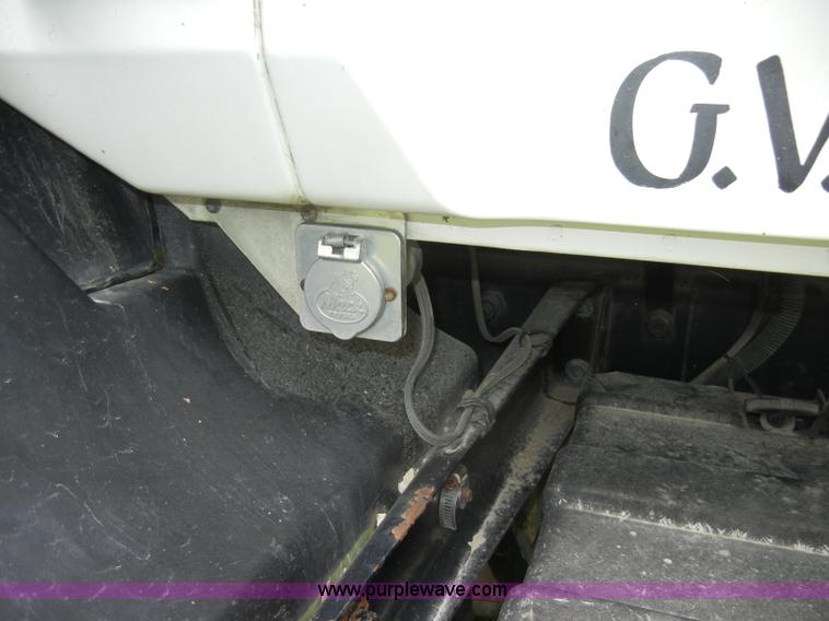 image for item C4474 1994 Mack CH613 semi truck