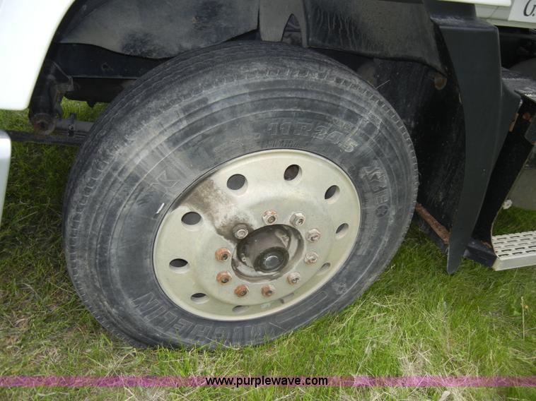 image for item C4474 1994 Mack CH613 semi truck