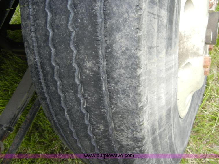 image for item C4474 1994 Mack CH613 semi truck