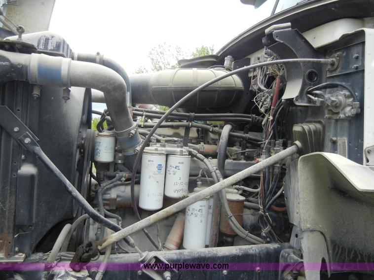 image for item C4474 1994 Mack CH613 semi truck