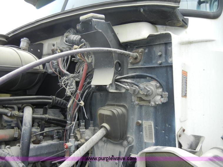 image for item C4474 1994 Mack CH613 semi truck