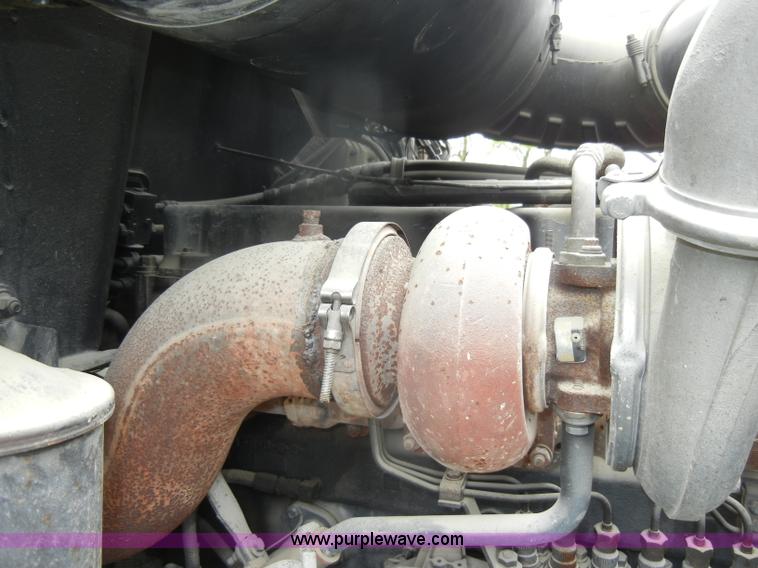 image for item C4474 1994 Mack CH613 semi truck