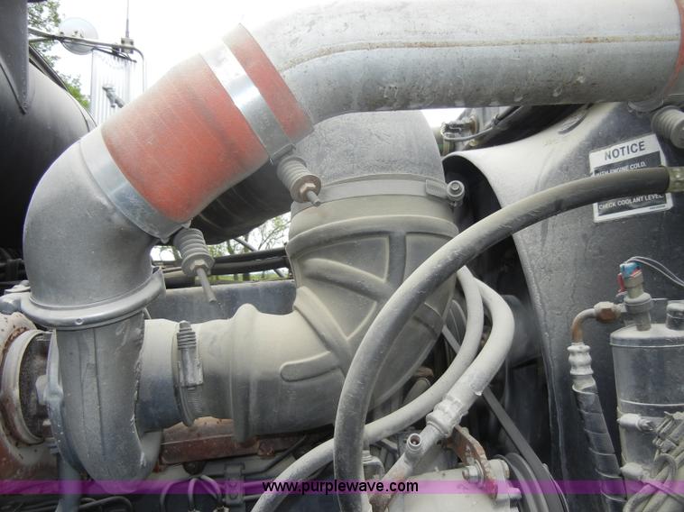 image for item C4474 1994 Mack CH613 semi truck