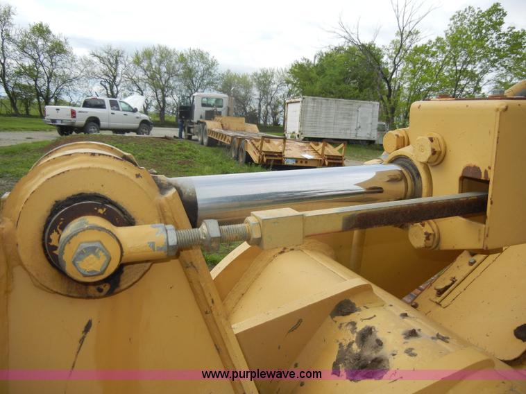image for item C4475 1997 Caterpillar 953C track loader