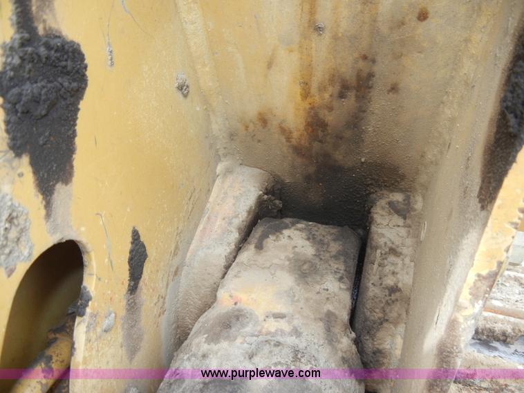 image for item C4475 1997 Caterpillar 953C track loader