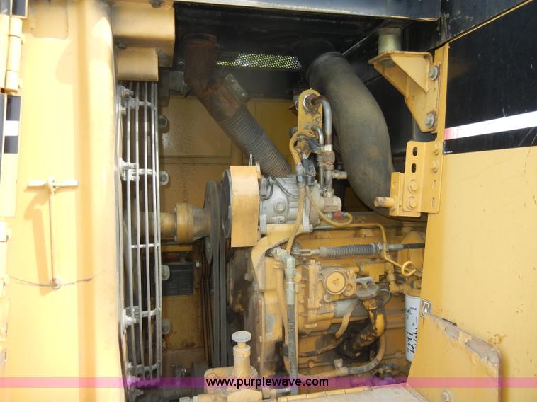 image for item C4475 1997 Caterpillar 953C track loader
