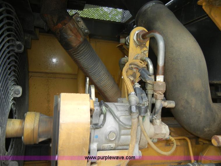 image for item C4475 1997 Caterpillar 953C track loader
