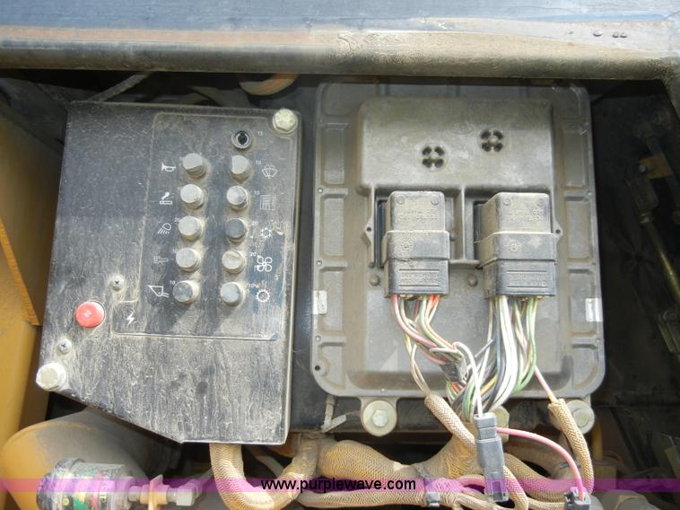 image for item C4475 1997 Caterpillar 953C track loader