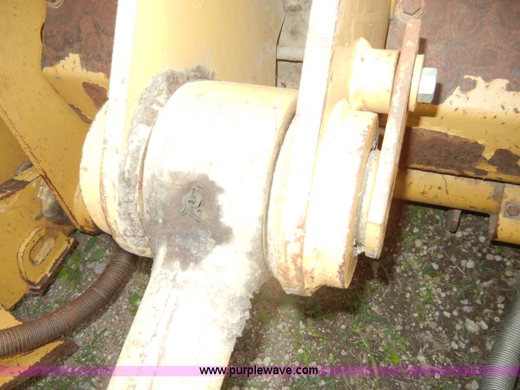 image for item C4475 1997 Caterpillar 953C track loader