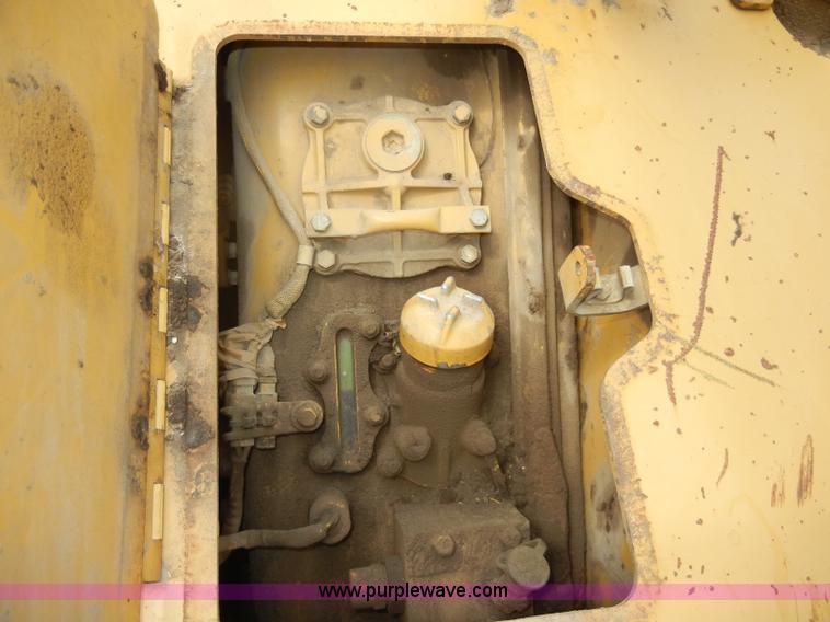 image for item C4475 1997 Caterpillar 953C track loader